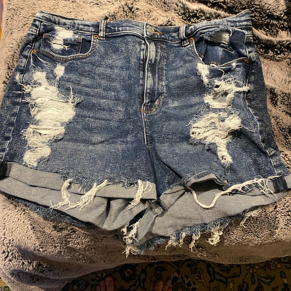 American eagle distressed jean shorts size 18